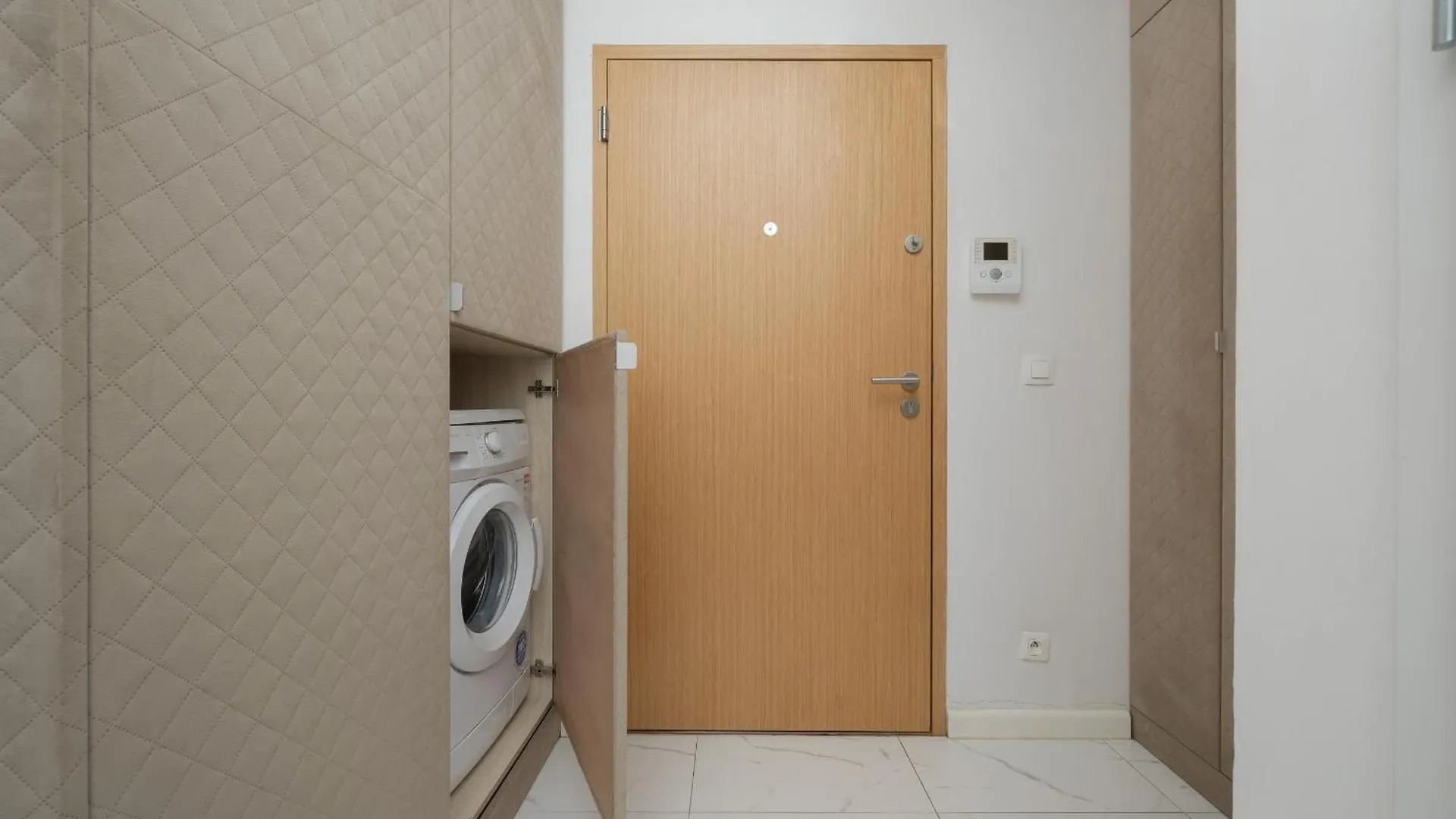 Apartment With Balcony In The Wola District Of Warsaw By Noclegi Renters 0*,